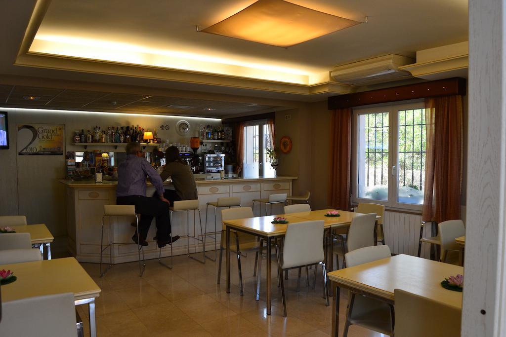 Hotel Versalles Granja de Rocamora Exterior foto